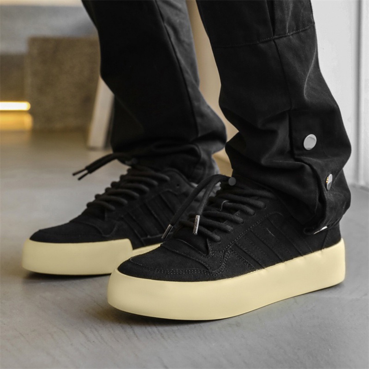 2026 Four Seasons Fashion Men's Korean Style Youthful Artistic Slip-On Black Shoes With Thick Soles, Niche Casual Sneakers X175