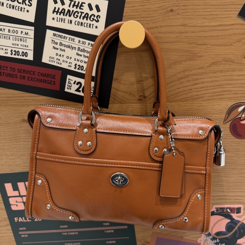 Designer Rhyder Satchel Tote Retro Rivet Motorcycle Bag With Two Handles Personality Handbag In Turnlock Fashion Shoulder Strap