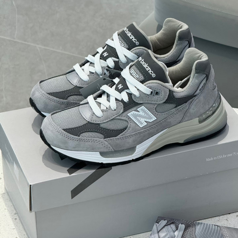 Premium Designer Retro Suede Mesh Dad Style 992 trainers, cushioned breathable running sneakers, shock absorbing for daily commute casual walking