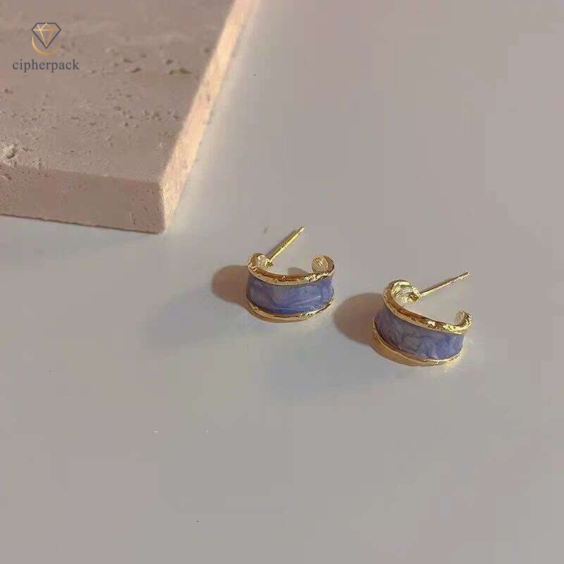 French retro C-shaped enamel stud earrings for women, light luxury, high-end, elegant, versatile earrings, unique and trendy