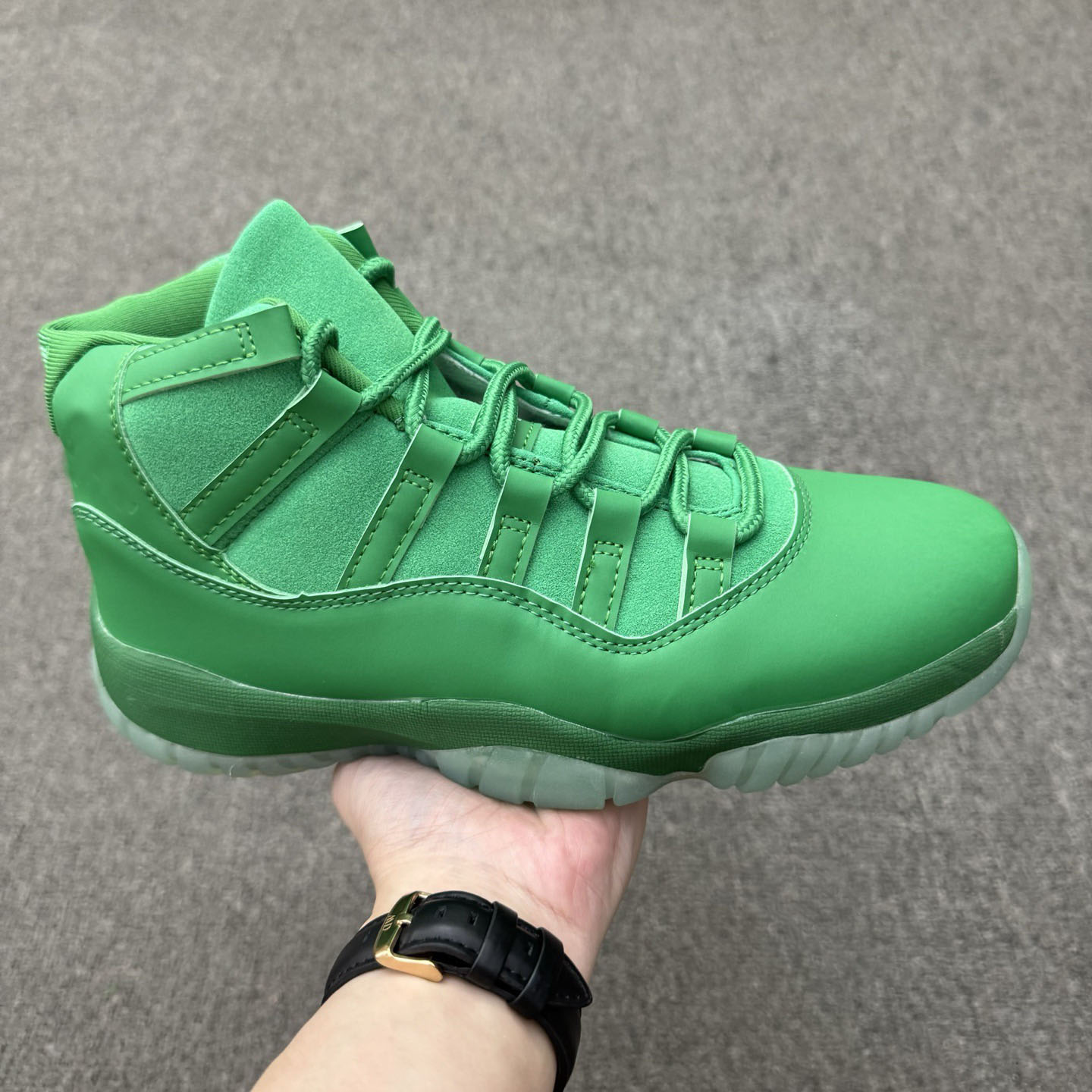 Designer brand hot selling style 11 Low Green Screen Monstars high top unisex sports basketball shoes 36-47.5