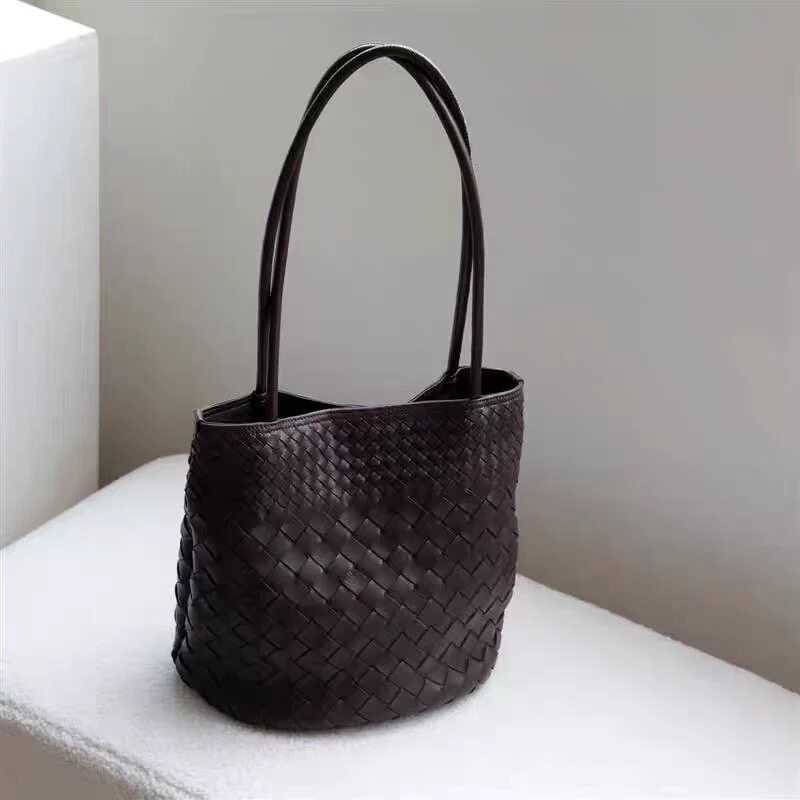 MONYF 2026 Spring/Summer New Collection Handcrafted High-Quality Woven Bucket Bag Commuter Shoulder Bag Large-Capacity Tote Bag Q261016