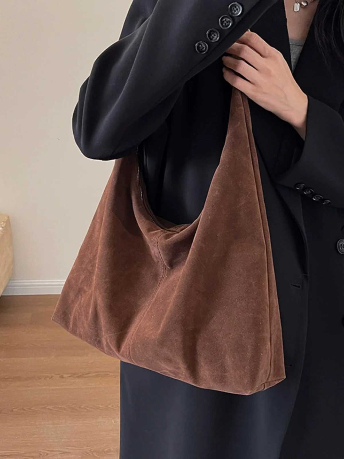 Totes Retro Soft Suede Bag For Women 2023 New Autumn/winter Popular Large Capacity Shoulder Bag Bucket Bag X261016