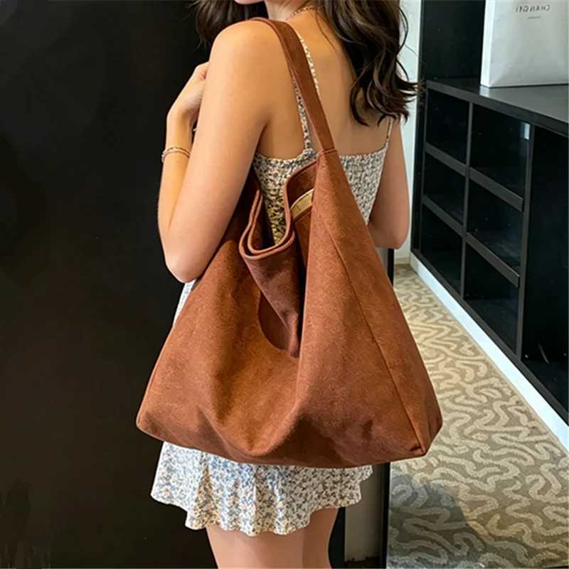 Shoulder Bags Effortlessly Chic Oversized Suede Tote Bag Soft Slouchy Design Spacious Handbag Shoulder Bags for Women Everyday Commute Casual X26101
