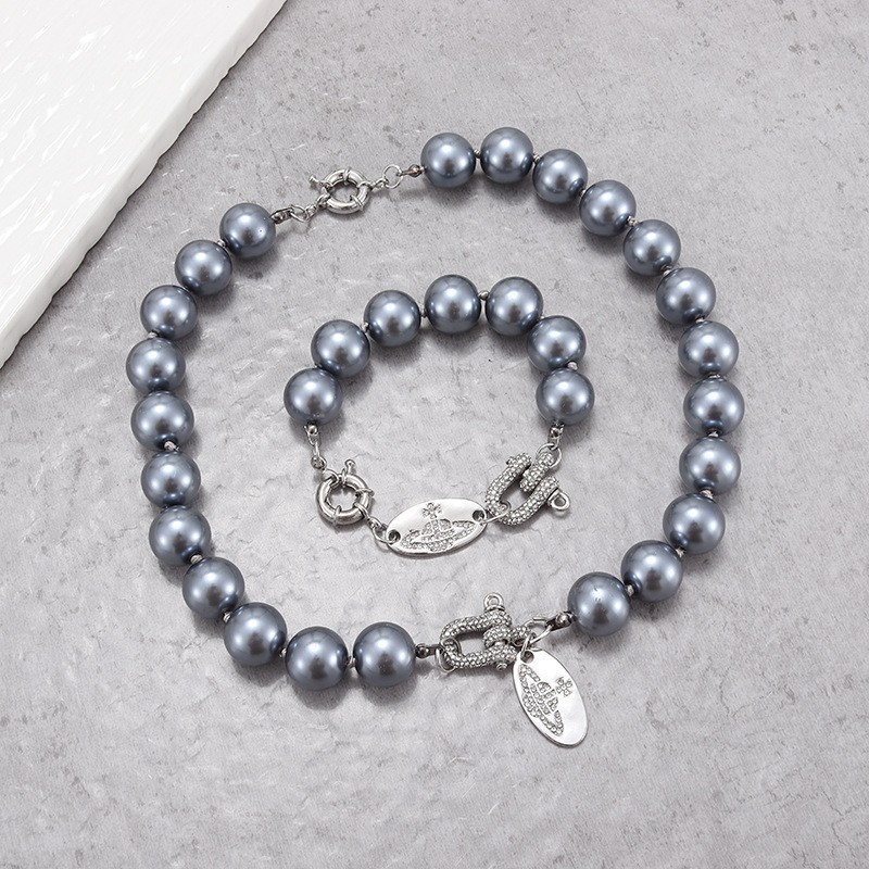 Designer Silver Plated Horseshoe Buckle Gray Pearl Pendant Necklace Bracelet Suitable For Womens Minimalist Style With Jewelry As A Light Luxury Hig