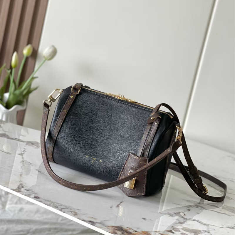 2025 Autumn and Winter New Genuine Leather Women's Handbag Large Capacity Single Shoulder Fashion Boston Express Crossbody Bag Q261016