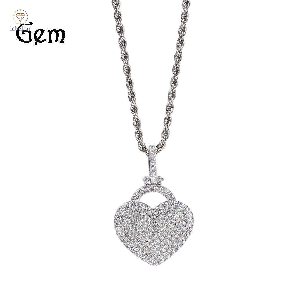 Hip Hop Vintage Cute Personality Moissanite Heart Lock Niche Design Sense Temperament Fashion Pendant Necklace Clavicle Chain f