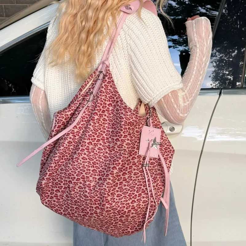 Shoulder Bags Fashionable Bag Winter Women Faux Suede Leopard Print Shoulder Bag Female Big Animal Pattern Fashion Handbag Purse for Daily Use X2610