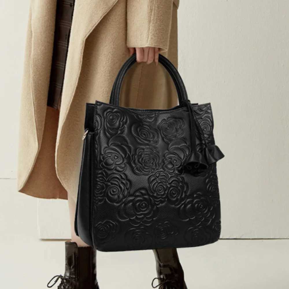Shoulder Bags Ladies' fashionable and elegant camellia tote bag with large capacity and multiple compartments vintage shoulder bag H261016
