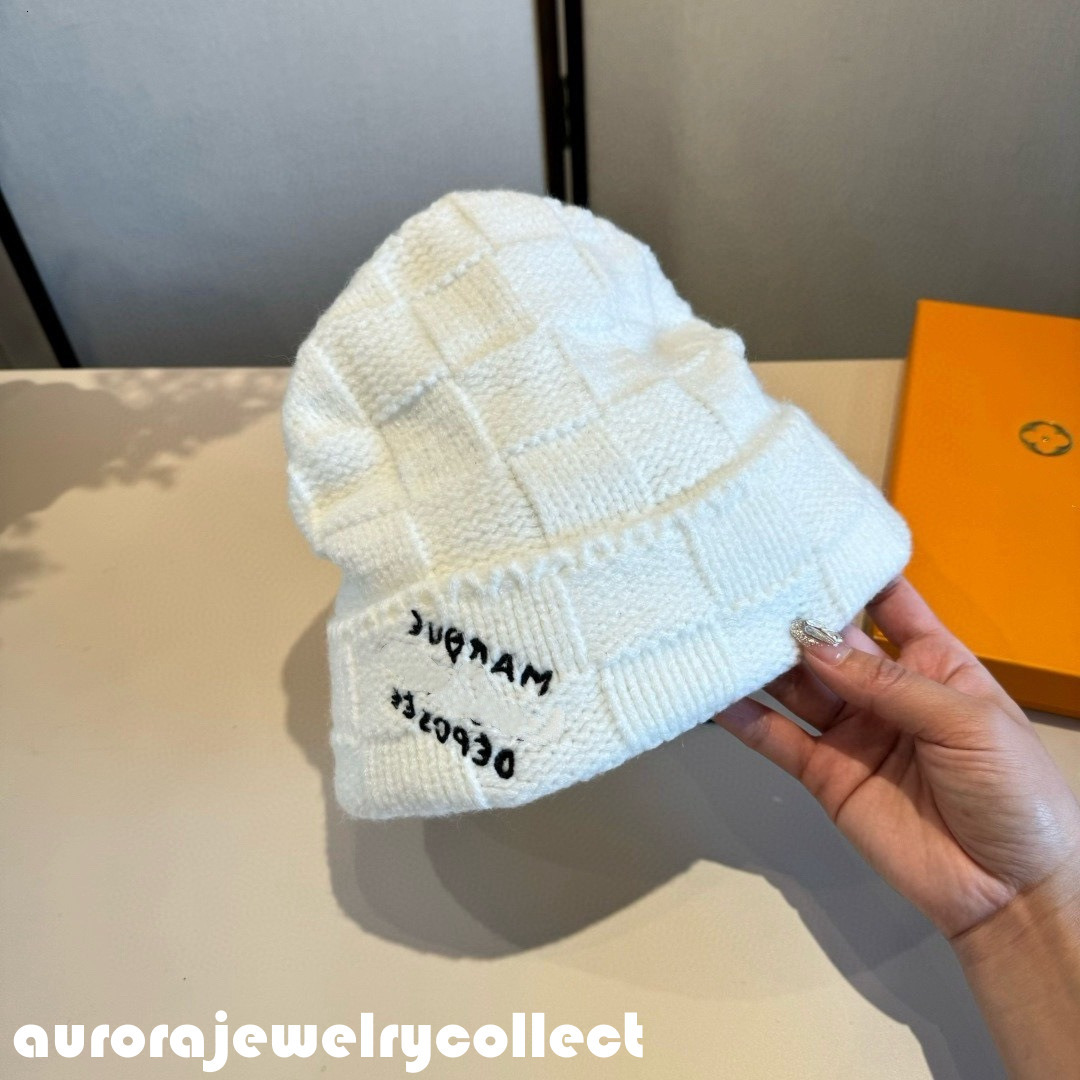 Designer Beanies Men Women Knit Hat Bonnet Trendy Patterned Knitted Checkered Design Simple Warm Autumn Winter Suitable Outdoor Provides Louislied V