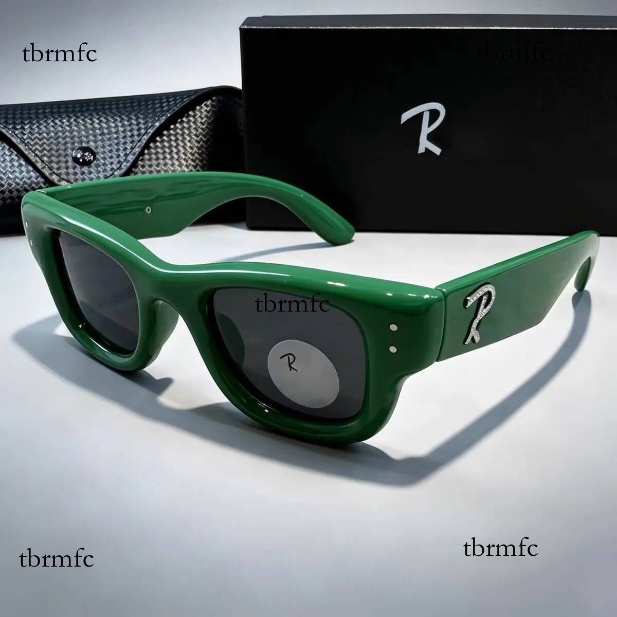 2026 Designer sunglasses men women luxurious classic stylish perfect for outdoor activities parties driving and travel UV400 protection high quality