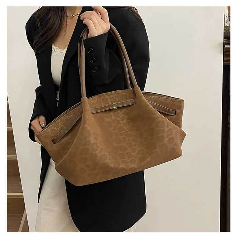 2025 Leopard Print Suede Women Tote Bag with Inner Pocket Underarm Bag Large Capacity Satchel Bag for Work Travel Purses Handbag X261016