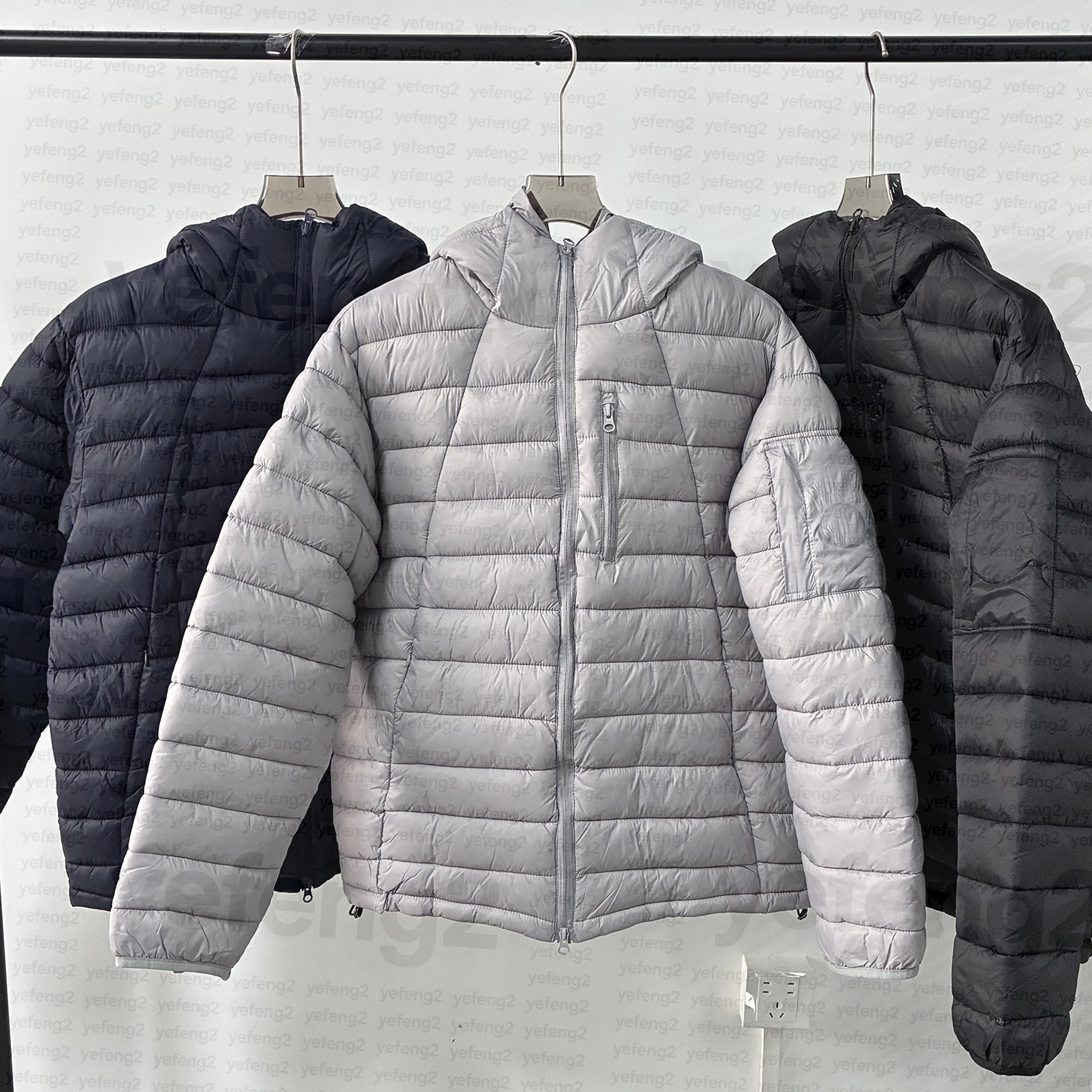 Mens designer Jacket down Puffer jacket Warm casual Wool Knit Sleeves Outerwear with Lens Detail