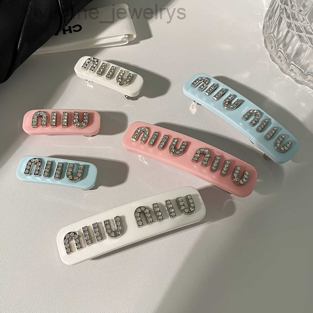 Hair Clips Barrettes Luxury Designer Letter Hair Clips Versatile Barrettes Classic HairJewelry Brand High Quality Love Gift Hair Accessories