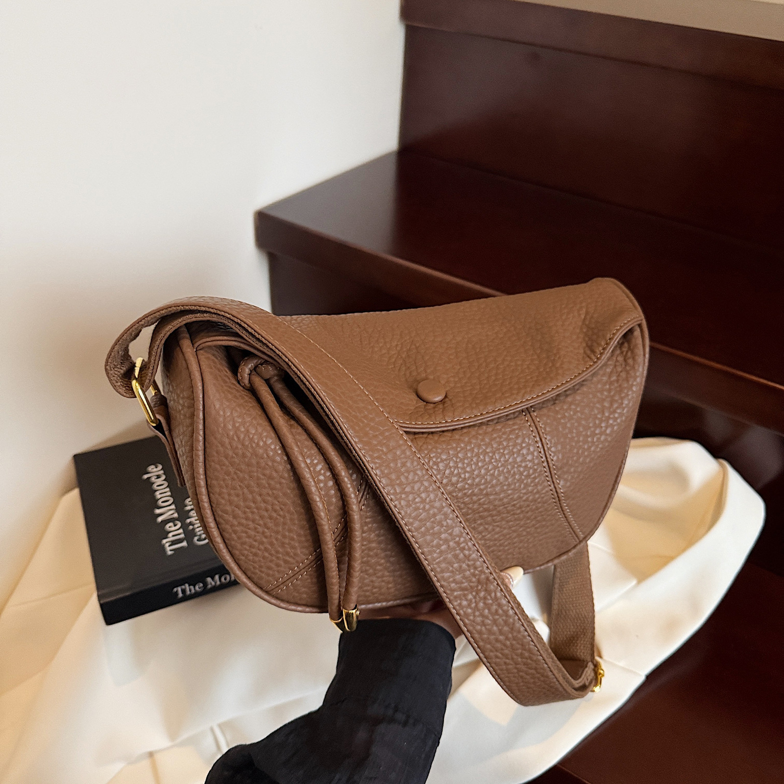 Brown Fashion Retro Leather Womens Shoulder Bag Girls Crossbody Pillow Bag Double Large Capacity Ladies Handbag 250121