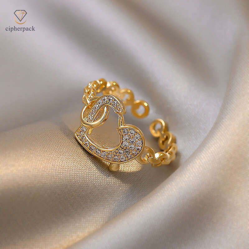 Korean Hollow Zircon Heart Ring for Women, Light Luxury Heart-Shaped Niche Design, Trendy Fashionable Personalized Hand Accessory