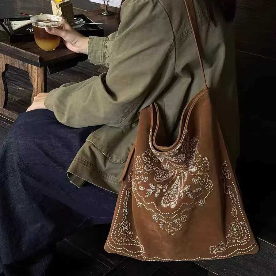 Shoulder Bags Vintage Bohemian Embroidery Tote Bag for Women Suede Large Capacity Shoulder Bag Ethnic Style Ladies Hobo Bag Casual Daily H261016