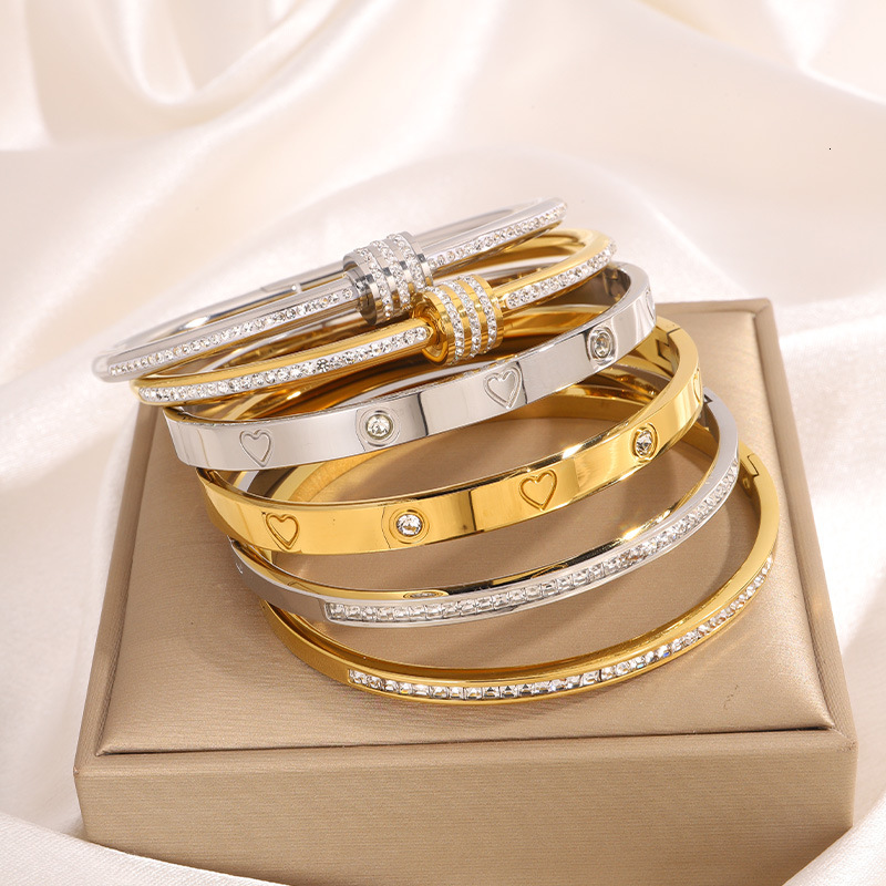 Stainless Luxurious Stylish Piece Featuring Starry Design That WonT Fade, Popular Cross-Border Item, Fashionable And Delicate Bracelet, A Titanium S