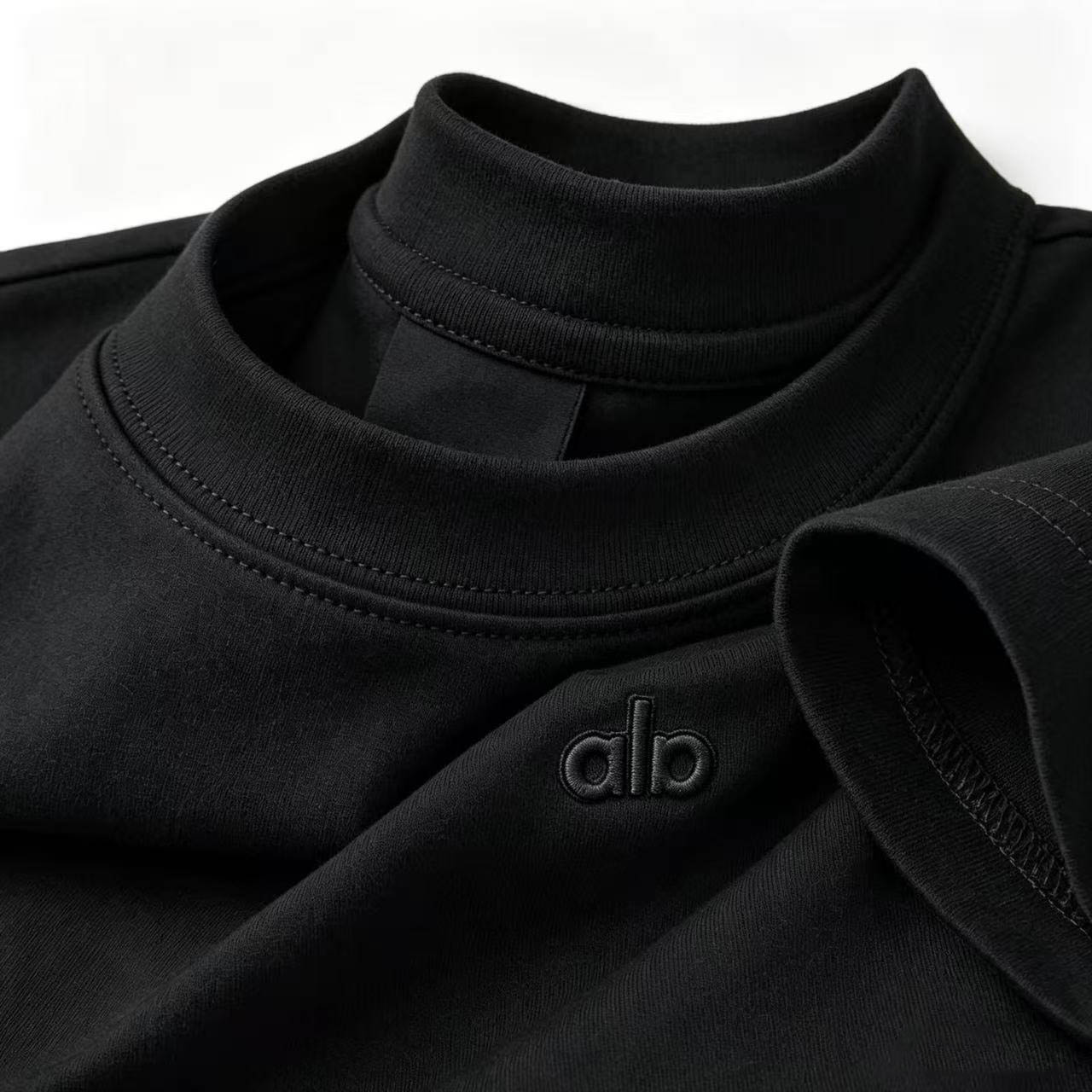 Camiseta de manga corta con cuello falso para hombre, top de color liso con logotipo bordado, tela de mezcla de algodón suave, ropa diaria informal