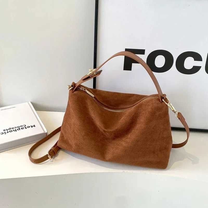Totes New Solid Color PU Zipper Women's Bag Suede Large Capacity Women's Shoulder Bag Fashion Versatile Casual Dual Purpose Handbag X26101