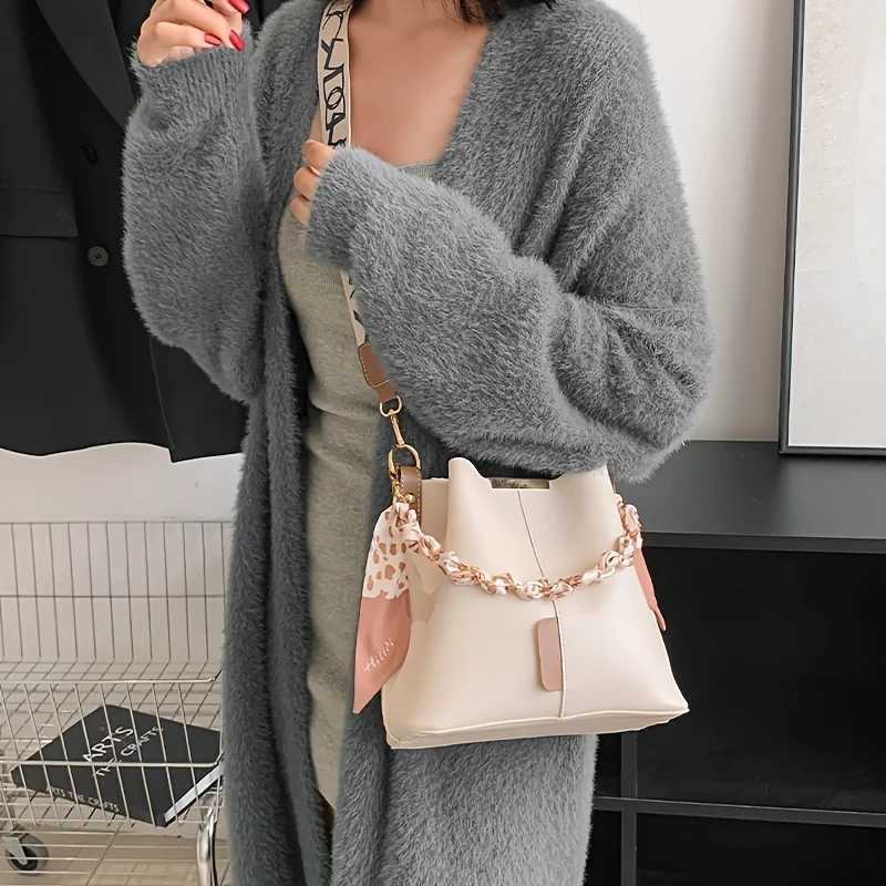 Shoulder Bags New Fashion Women's Shoulder Bag Large Capacity Ribbon Chain Bucket Bag Crossbody Bag Daily Commuting X261016
