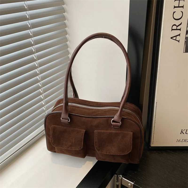 Shoulder Bags Autumn Vintage Suede Square Shoulder Bags for Women Casual Versatile Ladies Handbags Tote Large Capacity Female Underarm Bag X261016