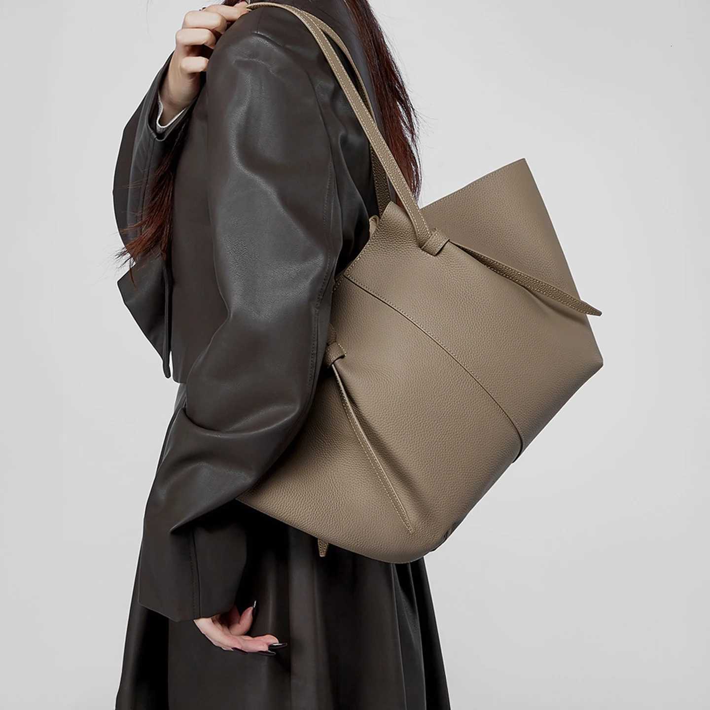 High End Bag Real Leather Large Capacity Tote Bags For Women Luxury Designer Handbag Underarm Shoulder Wing Bag Multifunctional X261016