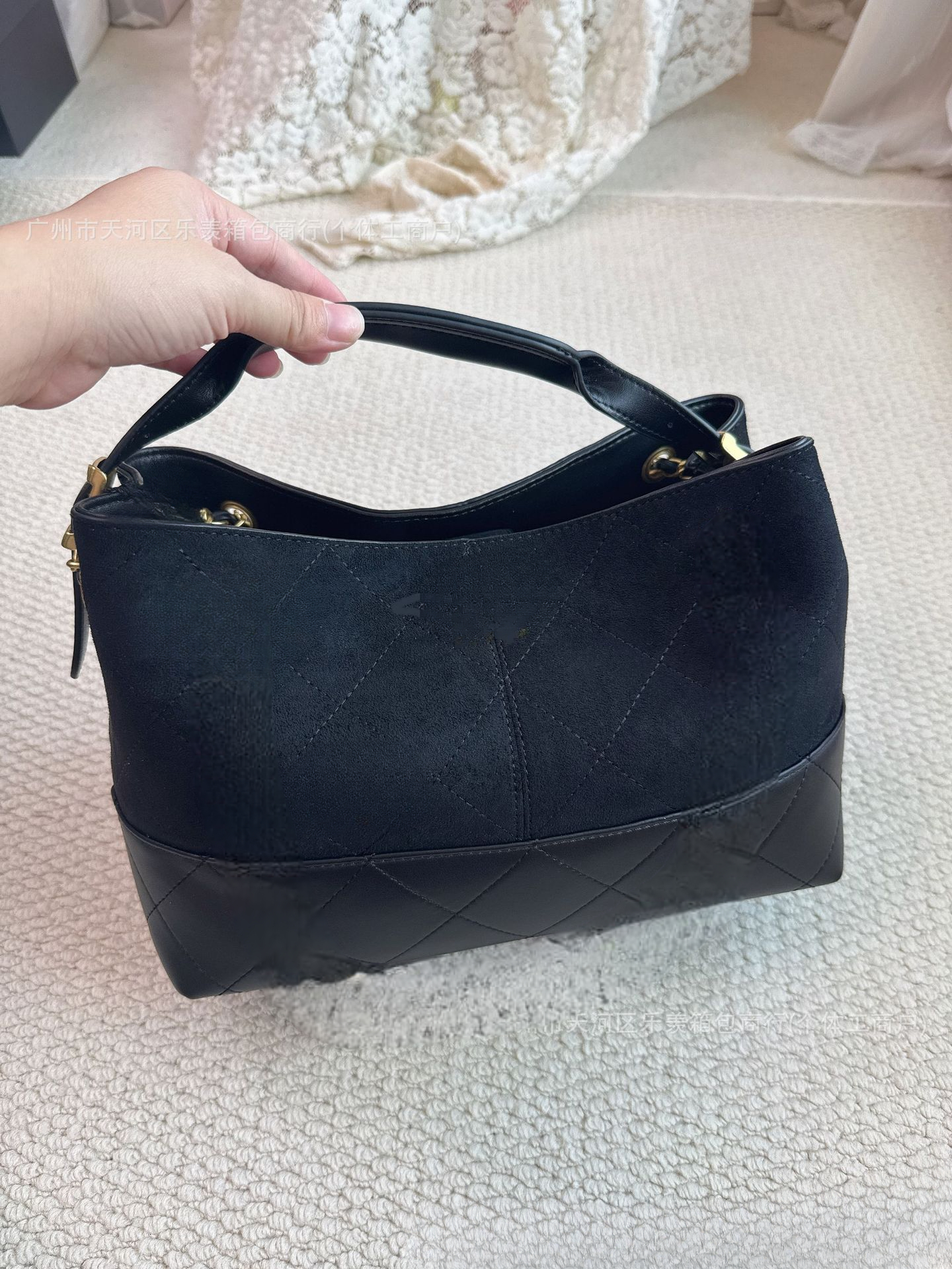C designer bag, new model, 25 foot hobo tote bag, suede color blocked single shoulder armpit bag, diamond grid chain, large capacity women's ha