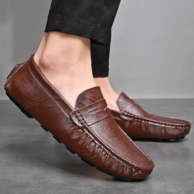 Men Shoes Foreign Trade Hot Selling Ultra Light Cowhide Free Shipping Loafers With Tassels Casual Breathable Fashionable Outdoor Driving Shoes For M