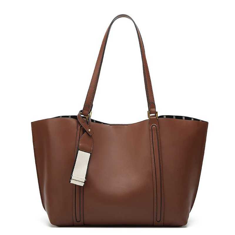 Shoulder Bags Niche-Designed Fashionable Solid-Color Versatile Minimalist Women's Handheld Shoulder Tote Bag X261016