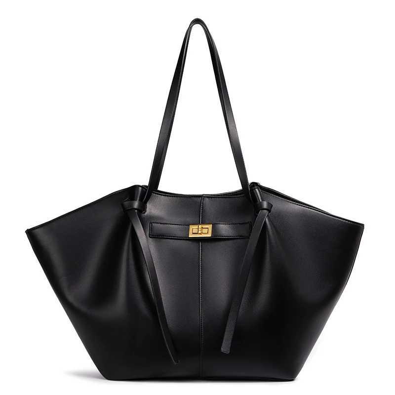 Lightweight Large Capacity 2025 New Bat-Shaped High Street Handbag European and American Style Trendy Single Shoulder Crossbody X261016