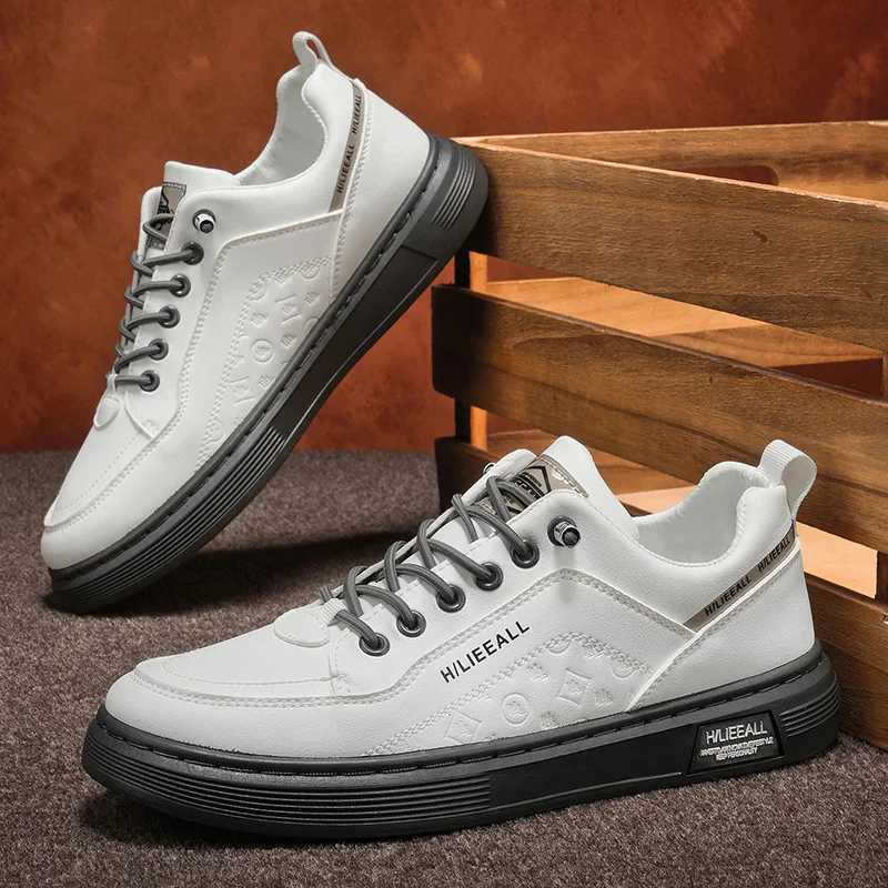 Casual Shoes Men's Casual Sneakers Non-slip Leather Skateboard Shoes Thick Sole Fashion Breathable Walking Shoes Male Flat Street Footwear H261