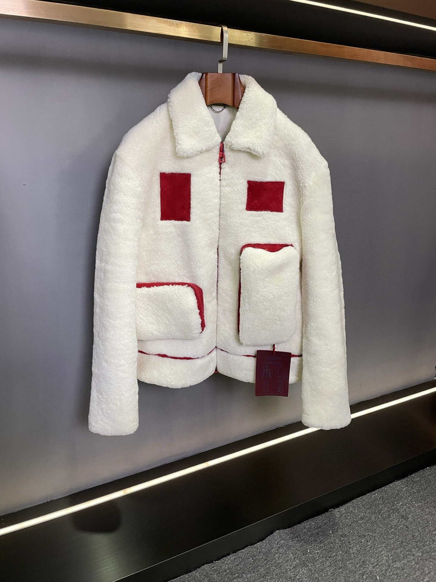Designer Shenzhen High-End V-Brand 2026 Autumn/Winter Men's Leather And Fur Integrated Jacket, Drop Shipping Available 37f1