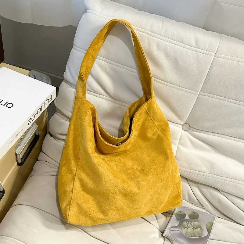 Totes Fashion Minimalist Suede Shoulder Bag Stylish Retro Style Large Capacity Shoulder Bag Versatile Casual Commuting Bag for Women X261016