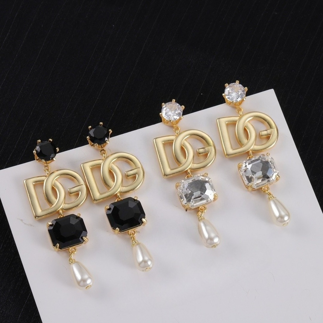 Luxury Pearl Earrings Designer Earrings Brand Letter Women Jewelry Birthday Wedding Gift Classic Fashion Girl Sweet Jewelry Gift