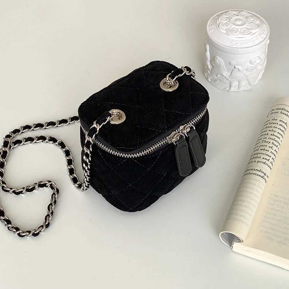 Totes Mini Suede Women Shoulder Bag Luxury Handbag 2025 New Lingge Box Bags for Women Chains Sling Crossbody Bag Coins Lipstick Purse X261016