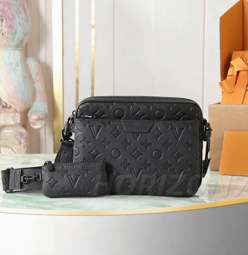 TOP quality Designer bag Shoulder Bags Messenger Bag Crossbody Purse Travel Outdoor Packs Male Luxurys bags Casual black bag backpack makeup bag cit