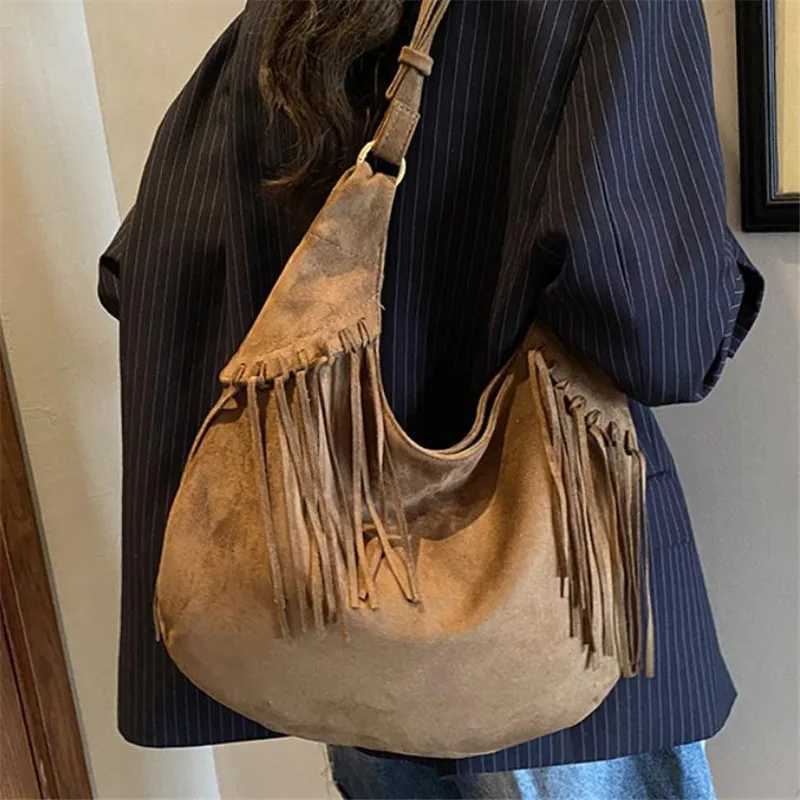 Shoulder Bags Vintage Matte Tassel Armpit Women's Bag Retro Suede Crossbody Bag Large Capacity Shoulder Bag Perfect for Commute Daily Use X2610