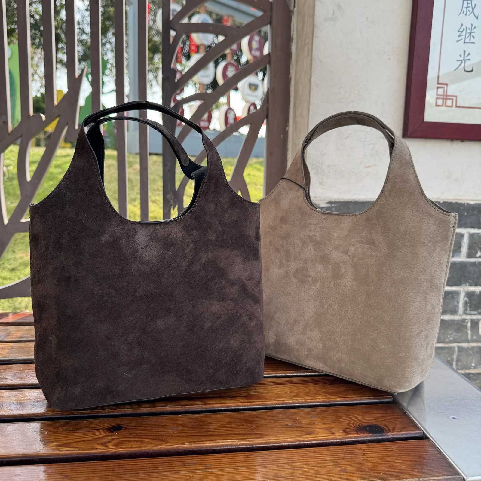 Totes Luxury Brand Fashionable Leather Women's Shoulder Bag Elegant Famous Paris Stylish Embellishment Vintage Daily Bag X261016