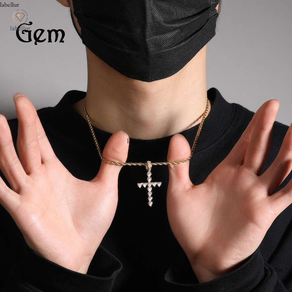 Hot Sale Fashion Light Luxury Heart Moissanite Cross Pendant Personality Metal Jewelry Niche Necklace for Women 6