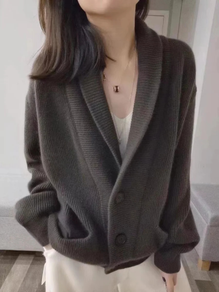 100% pure cashmere cardigan female V-neck loose lazy wind sweater coat lapels thickened in autumn and winter. 261015