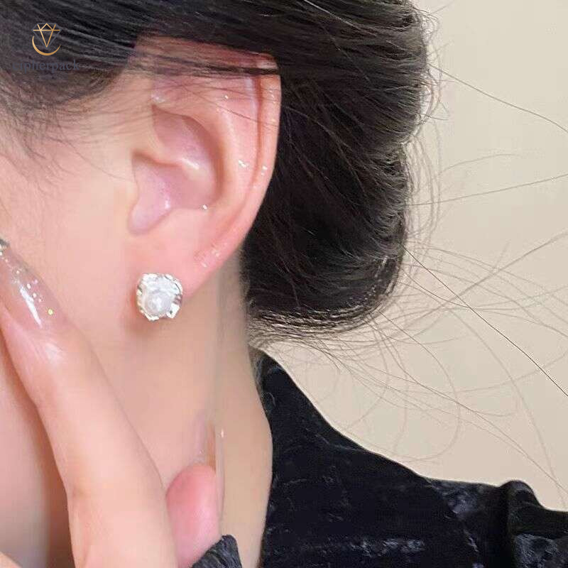 Irregular pearl earrings for women, niche design, 2025 new trendy earrings, fashionable, high-end, unique and personalized ear accessories