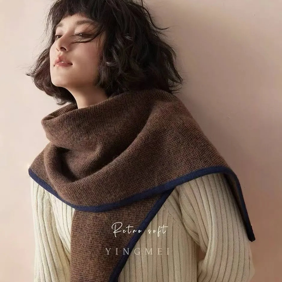 100% Wool Triangle Scarf British Ingenuity Handmade Hemming Womens Winter Versatile Solid Color Shawl Dualpurpose 261017