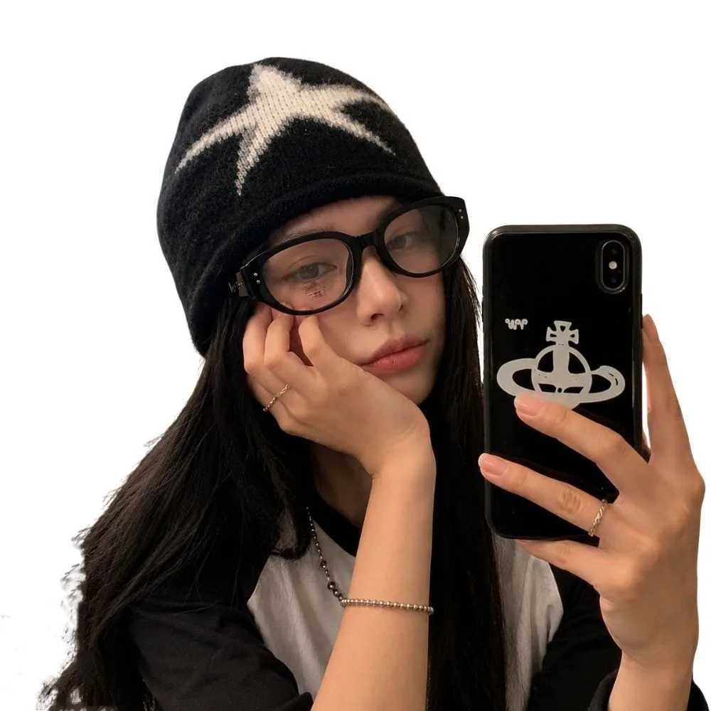 Beanie/Skull Caps Y2k Star Pattern Pullover Cold Hat Warm Winter Hat For Women Men Jacquard Knitted Elastic Beanie Hats Hip Hop Ear Protector CapT26