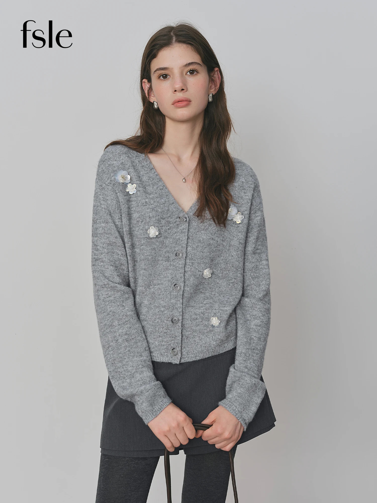 FSLE MIU-style 3D Beaded Flower Knit Sweater for Women Autumn V-neck Slim-fit Knitwear V Neck Cardigan 25FS13110 261015
