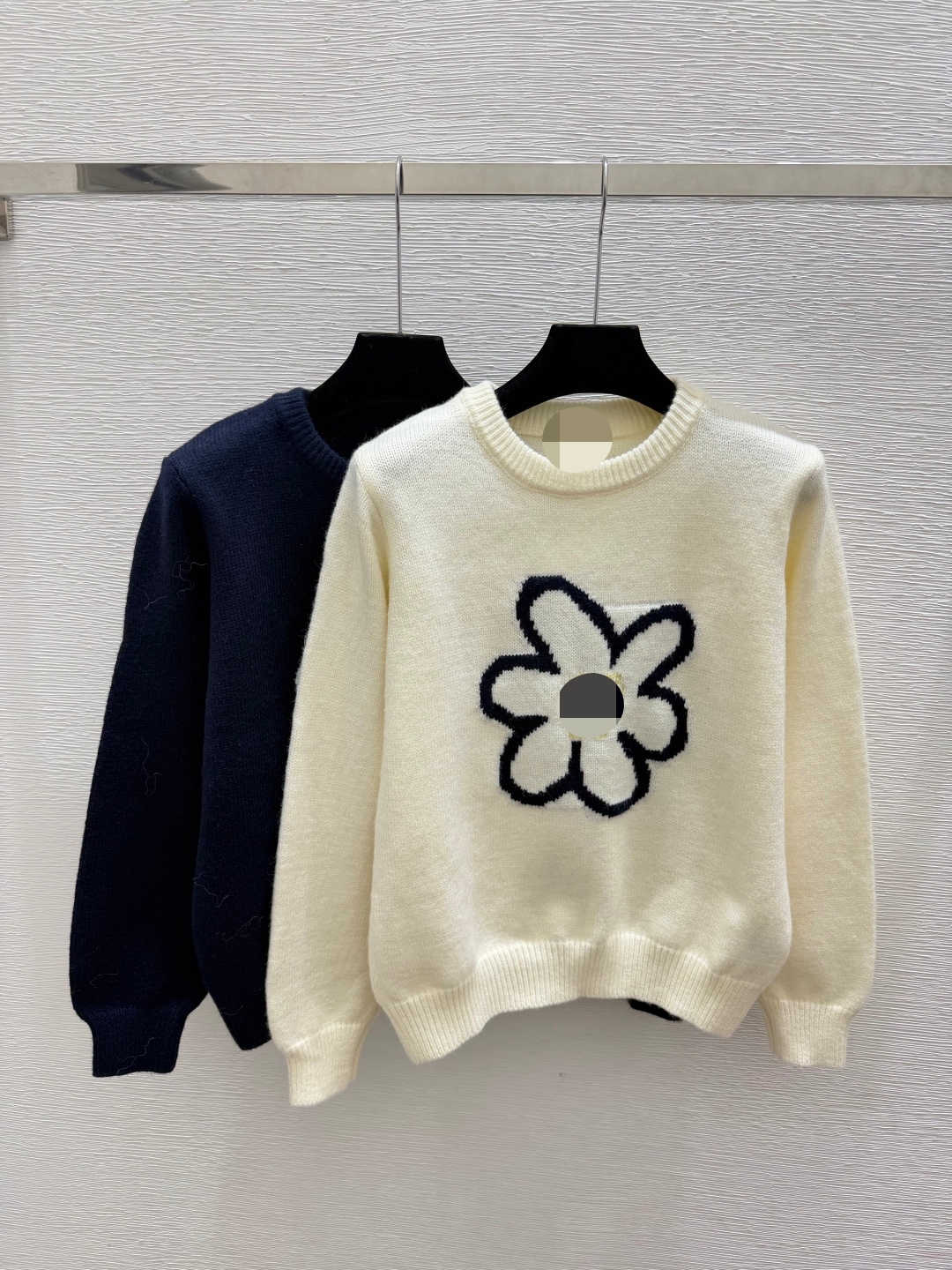 2026 Early Autumn New Style Round-neck Knitted Long-sleeve Peach Color and Navy Blue