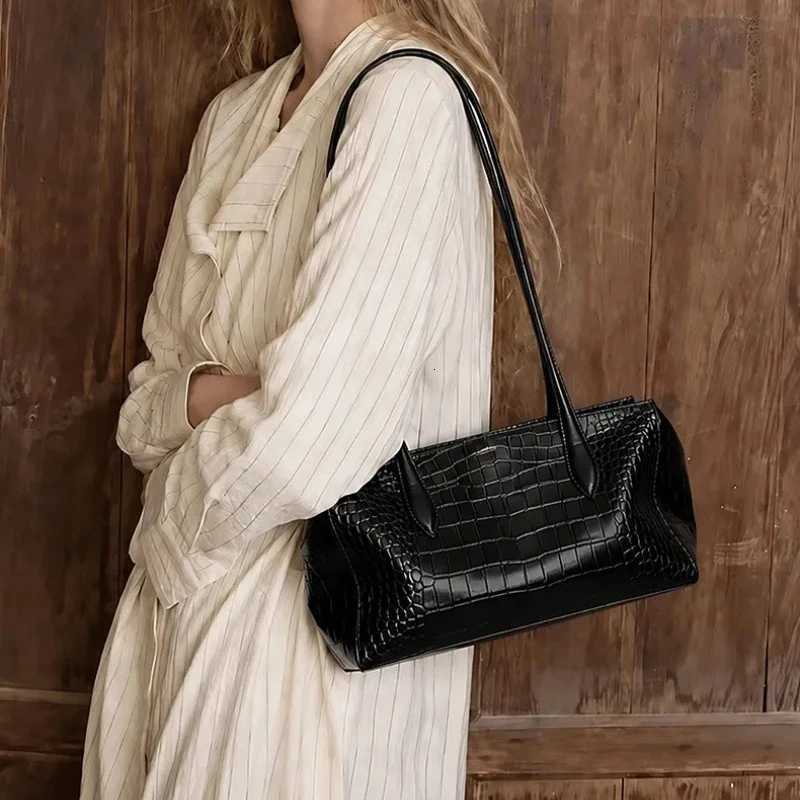 Designer New odile Pattern Genuine Totes Leather Wen Armpit Shoder Bag Designer Bost Style Luxury Cowhide Handbag J261016