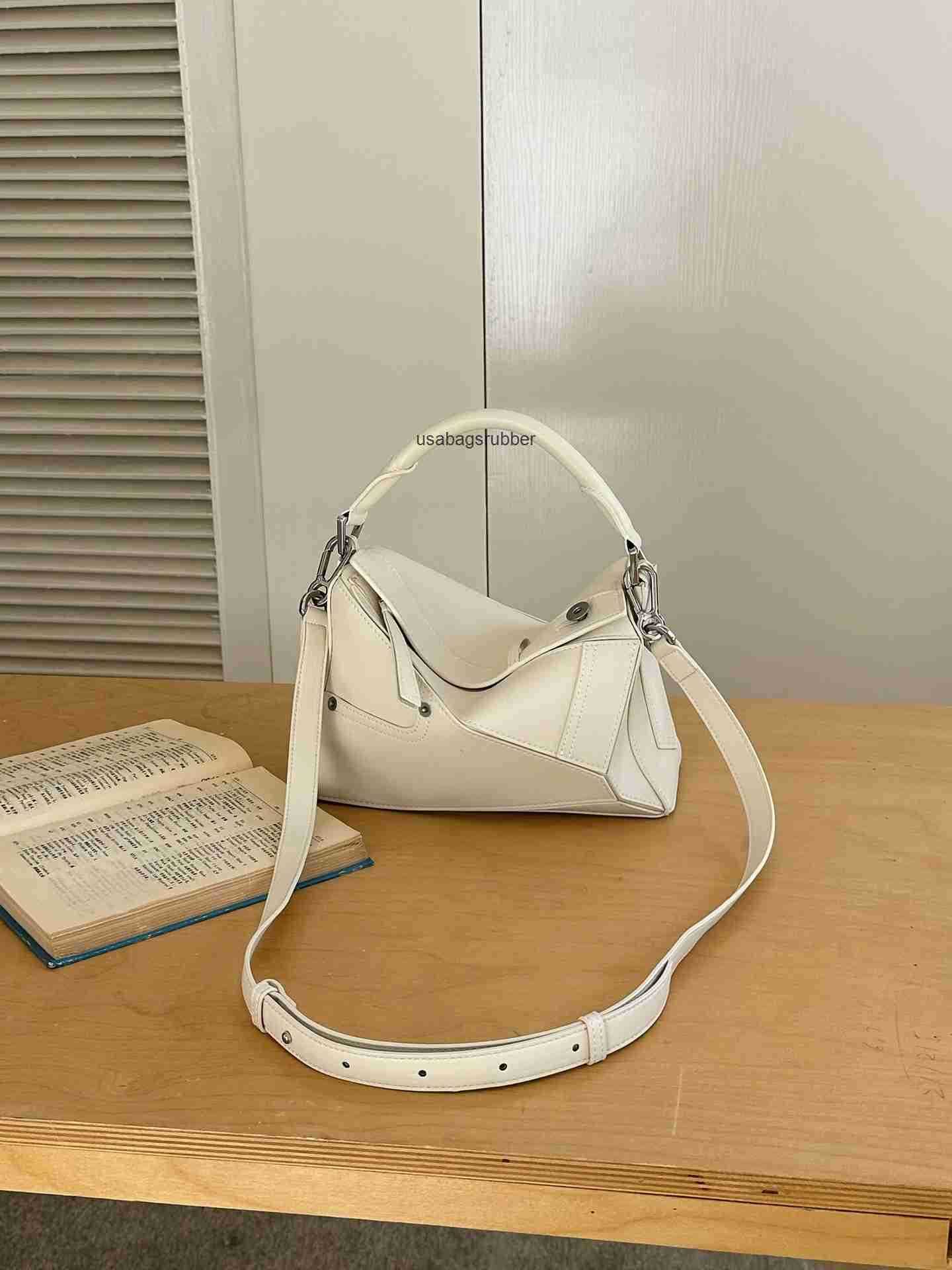 Geometric Panel 2026 minimalist underarm fashion versatile large capacity shoulder crossbody commuter style women's new Lindy bag