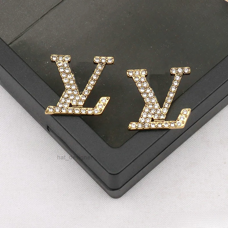 Luxury Designer Earings Letter Designer Earring Brand Stud Earrings Geometric Jewelry Women for Women Wedding Giftskjk