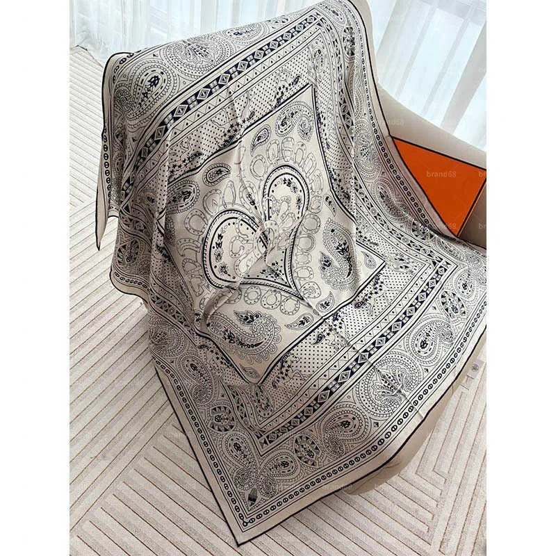 Top Scarves Designer Women Heart shaped Horse Ethnic Paisley Scarf Mulberry Silk Cashmere and silk blend Double sided Printed Elegant Fashionable Wa